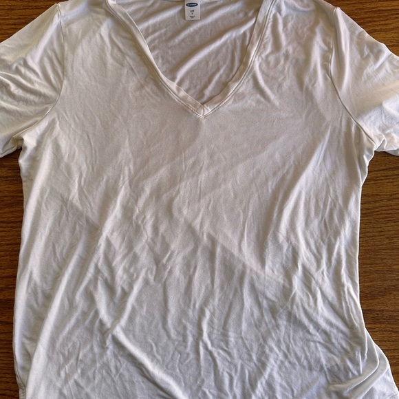 Old Navy White V-Neck Short Sleeve Tee - Picture 3 of 4